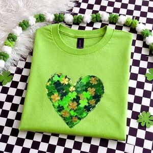 St Patrick's T-shirt Love with a big Heart that looks painted, S M L XL New